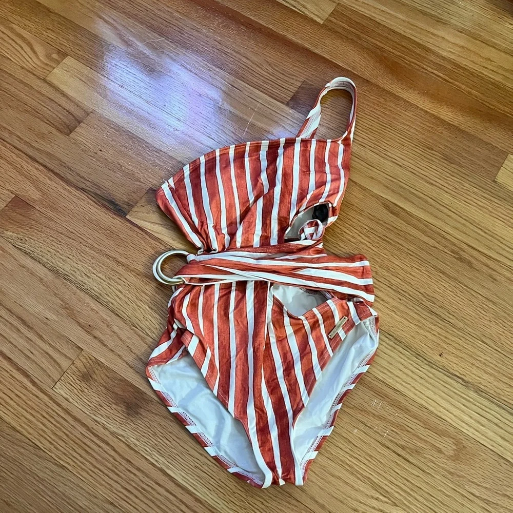 VINCE CAMUTO Papaya One Shoulder Wrap One Piece Swimsuit - Picture 3 of 5